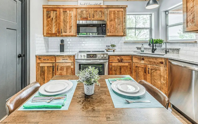Walkable Location & Scenic Views: Ruidoso Cabin!