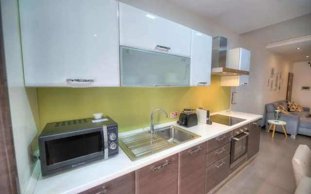 Bright & Large 2bedrooms in Sliema center MPOR1-1