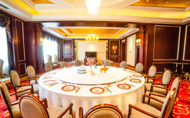 Howard Johnson by  Domando Plaza Wulanchabu