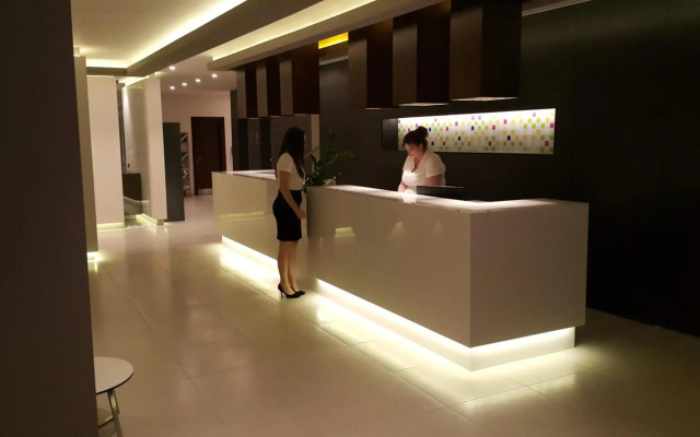 More Meni Cosmopolitan Hotel