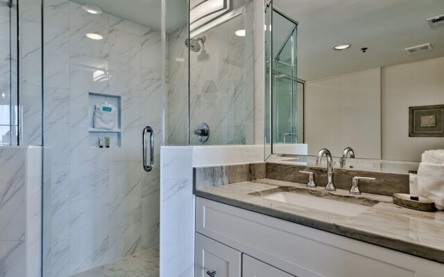 Sterling Gem Heated Pool Beach Front