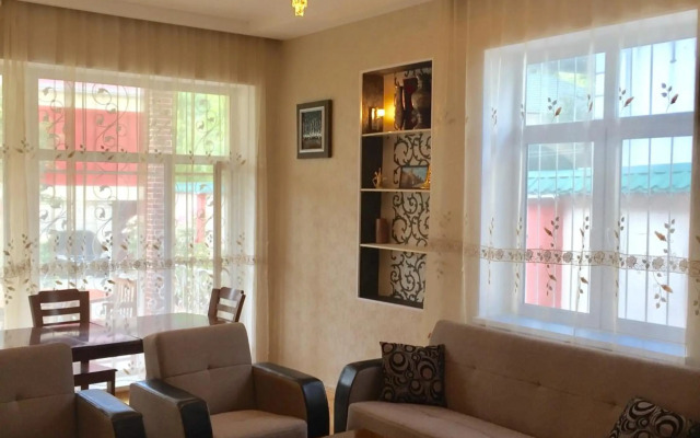 Raffles Garden Villa