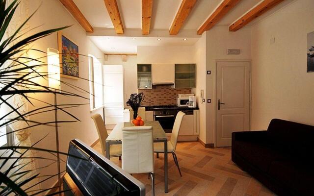 Steps Old Town Apartments by Irundo