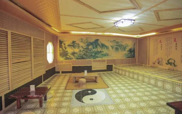 Huanren Longxing International Hotel