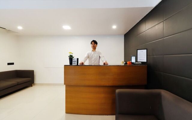 Capital O 62688 Makers Hotel