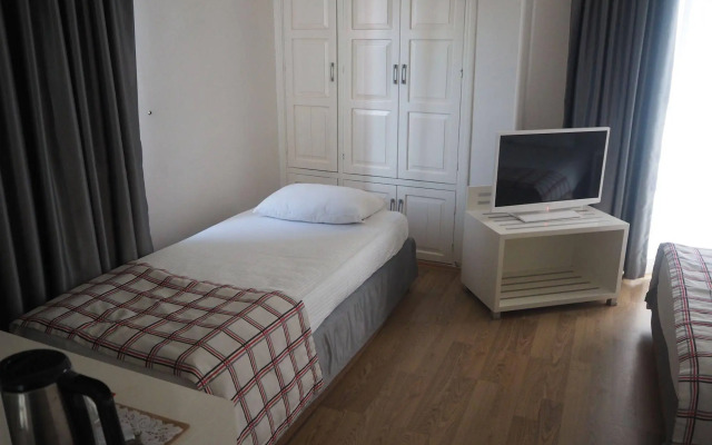 Yunus Hotel