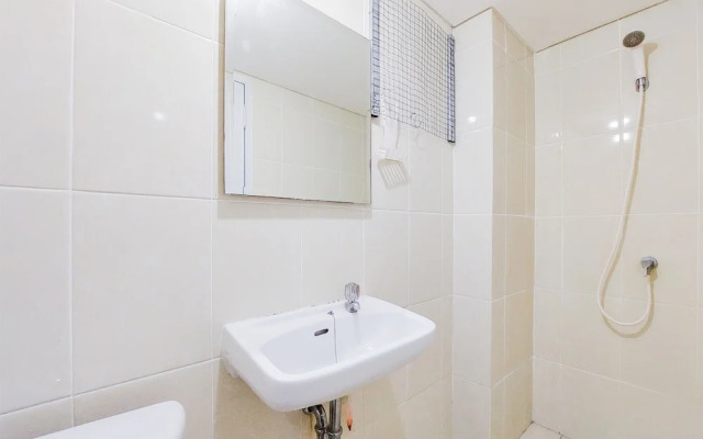 Cozy Stay Studio Apartment At M-Town Residence