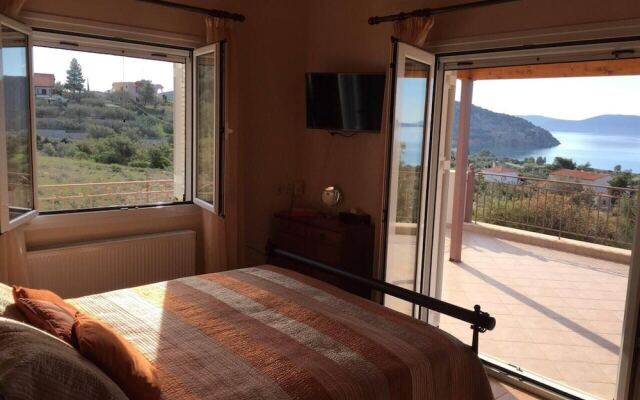 Immaculate 3-bed House in Ermioni