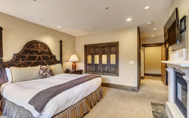 The Chateaux Deer Valley