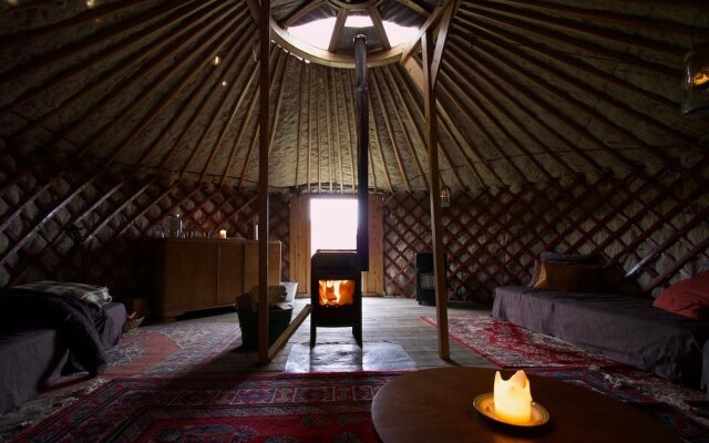 Traustholtshólmi - Yurt Experience on a Private Island