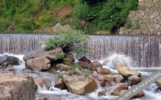 Taohuayuan Farmhouse