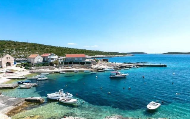 Apartments by the sea Rukavac, Vis - 15369