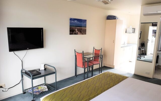 Academy Motor Inn