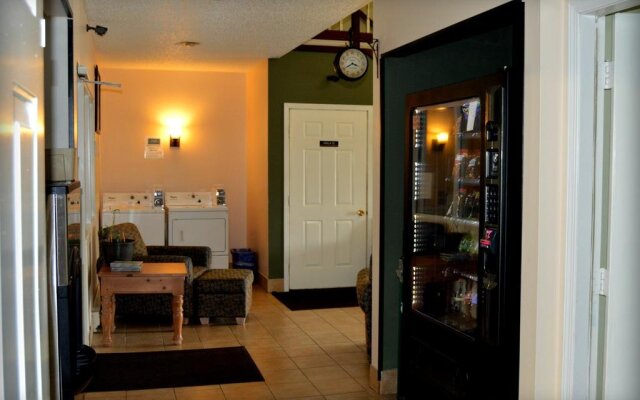 Adams Inn