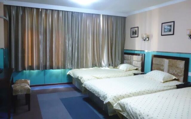 V8 Hotel