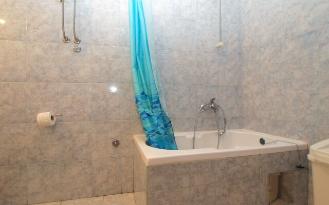 Apartment 1569