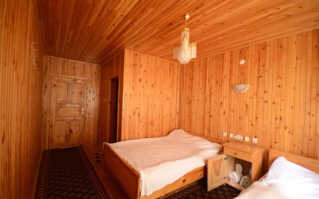 Kackar Pension