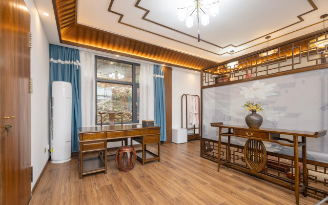 Floral Hotel·Huiyuan Residential Accommodation (Tianzhu Mountain Scenic Area Store)