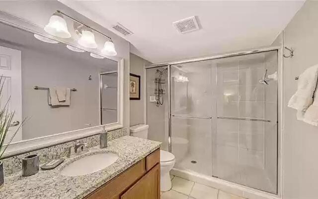 Lovely 3 Bedroom Condo On Golf Course