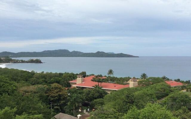 Nice 2 level condo with ocean view - ideal for families