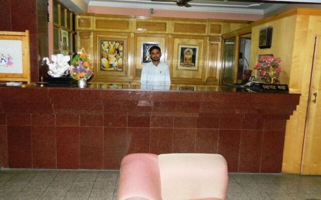 Hotel Yamini