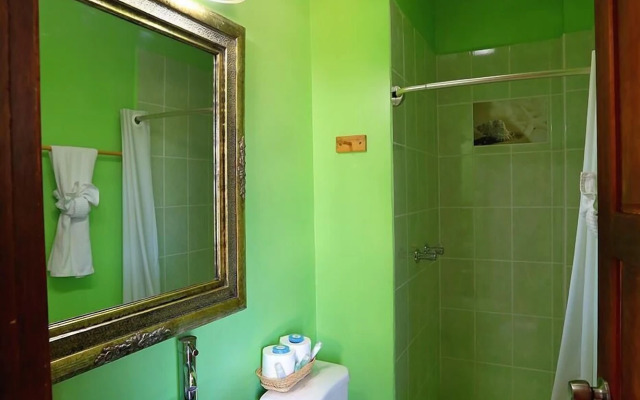 Hotel Royal Blue & Golf Cart Rental