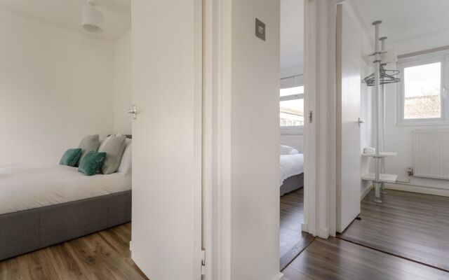 3 Bedroom Shoreditch Maisonette With Balcony