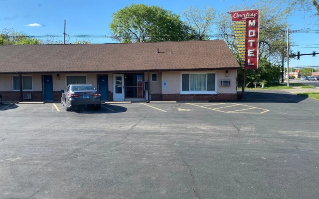 Courtesy Motel
