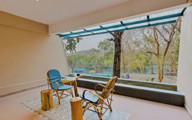 Silverbill Resorts