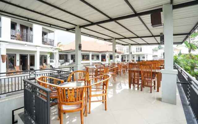 OYO 309 Avila Ketapan Rame Hotel