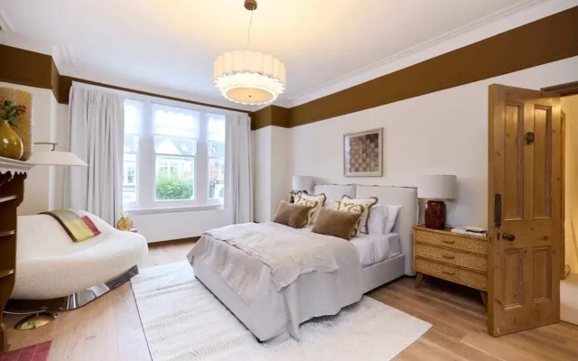 The Rosebery Retreat - Inviting 4bdr With Garden