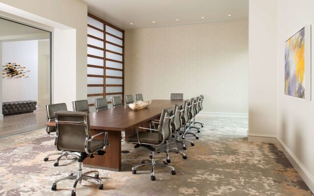 DoubleTree by Hilton Hotel Dallas – Love Field