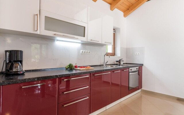 Amazing Home in Gostinjac With Wifi and 3 Bedrooms