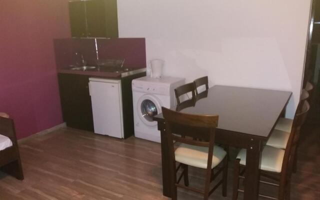 Manos Apartments