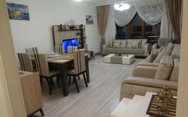 Luxerious Three Bedroom Apartment