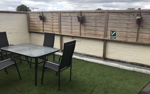 Lovely 2-bed Apartment in Solihull