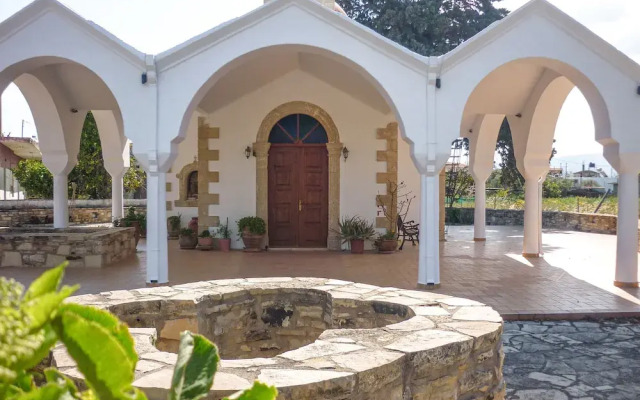 Zeus Traditional House