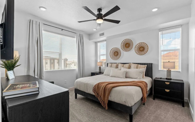 Terra Vista Stay for 8