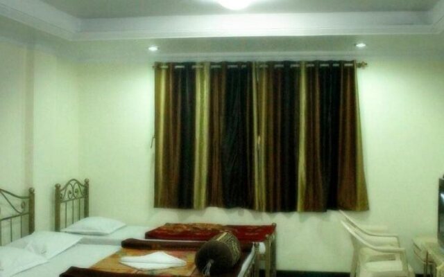 Hotel Shanti Palace
