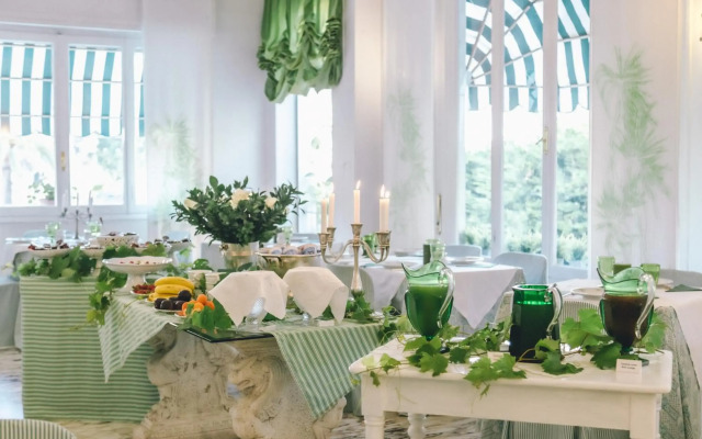 Hotel Eveline Portosole
