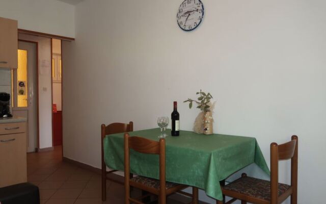 Apartment Dora Spiez 15205