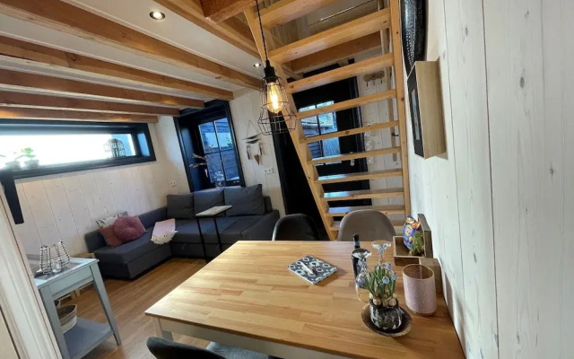 Inviting Chalet in Monnickendam With Garden