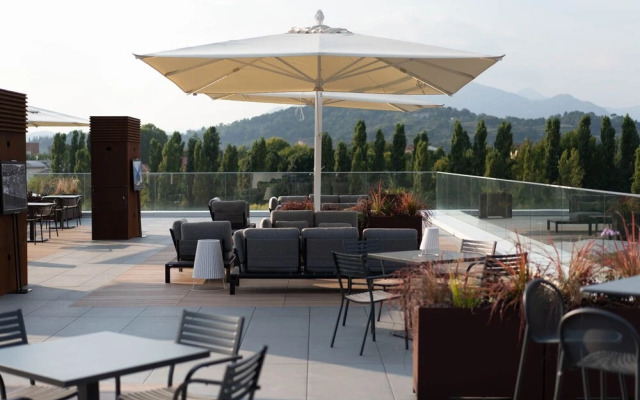 Life Hotel