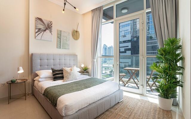 Apartment in Downtown Dubai Near Burj Khalifa