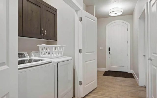 Walking on Sunshine Ground Level