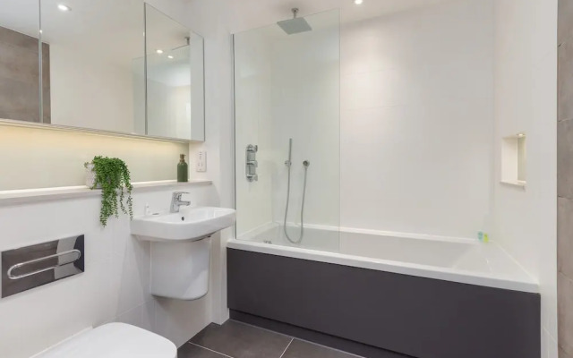 Modern 1-bed Flat in City Centre