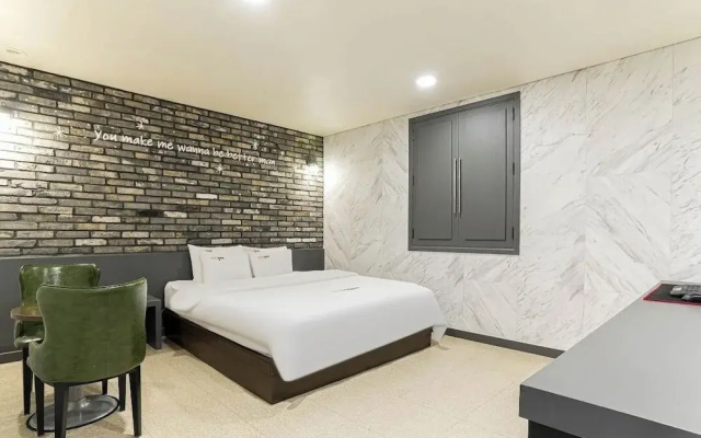 Pyeongtaek Station Gallery Hotel