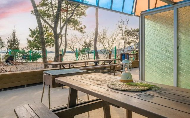 Yeongheungdo Rainbow Ocean View Pension