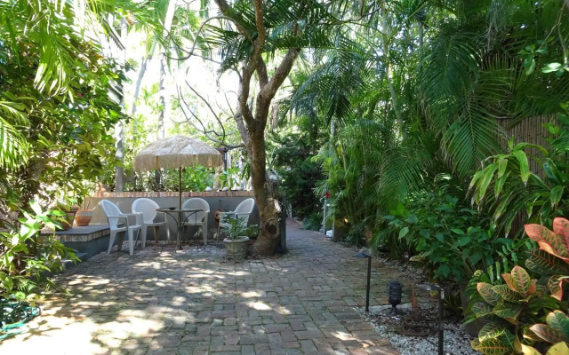 Suite Dreams Inn by the Beach