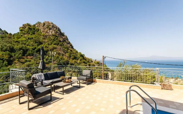 Aigli Luxury Villa - Panoramic Seaview Retreat
